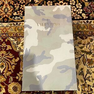 VALENTINO GARAVANI CAMEO SHOE BOX WITH AUTHENTICITY CARDS AND TISSUE PAPER